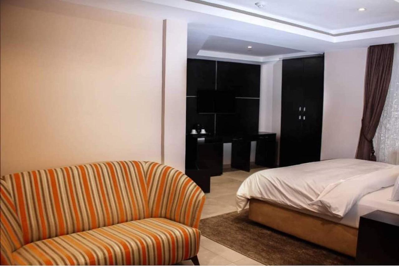 Joshesther Olive Hotel Ikeja Zewnętrze zdjęcie