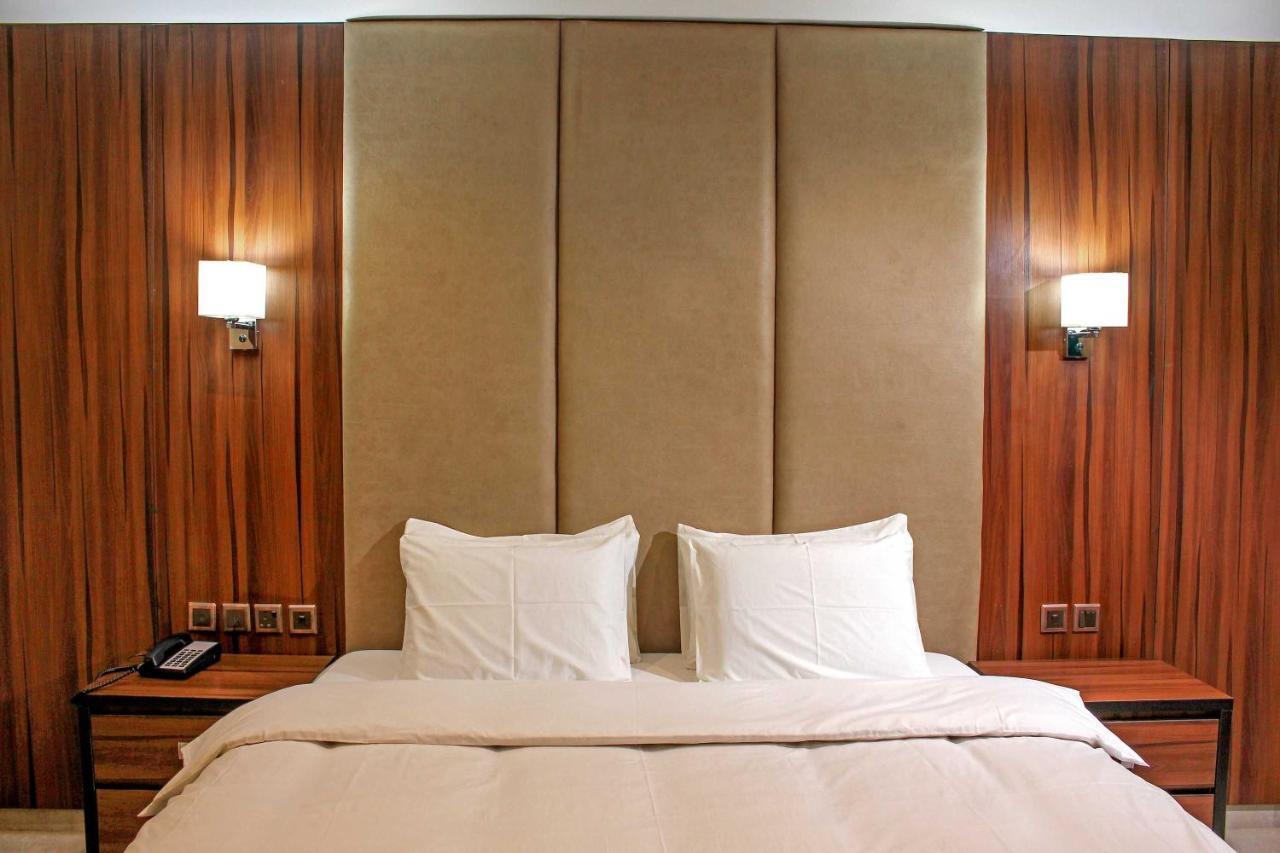 Joshesther Olive Hotel Ikeja Zewnętrze zdjęcie