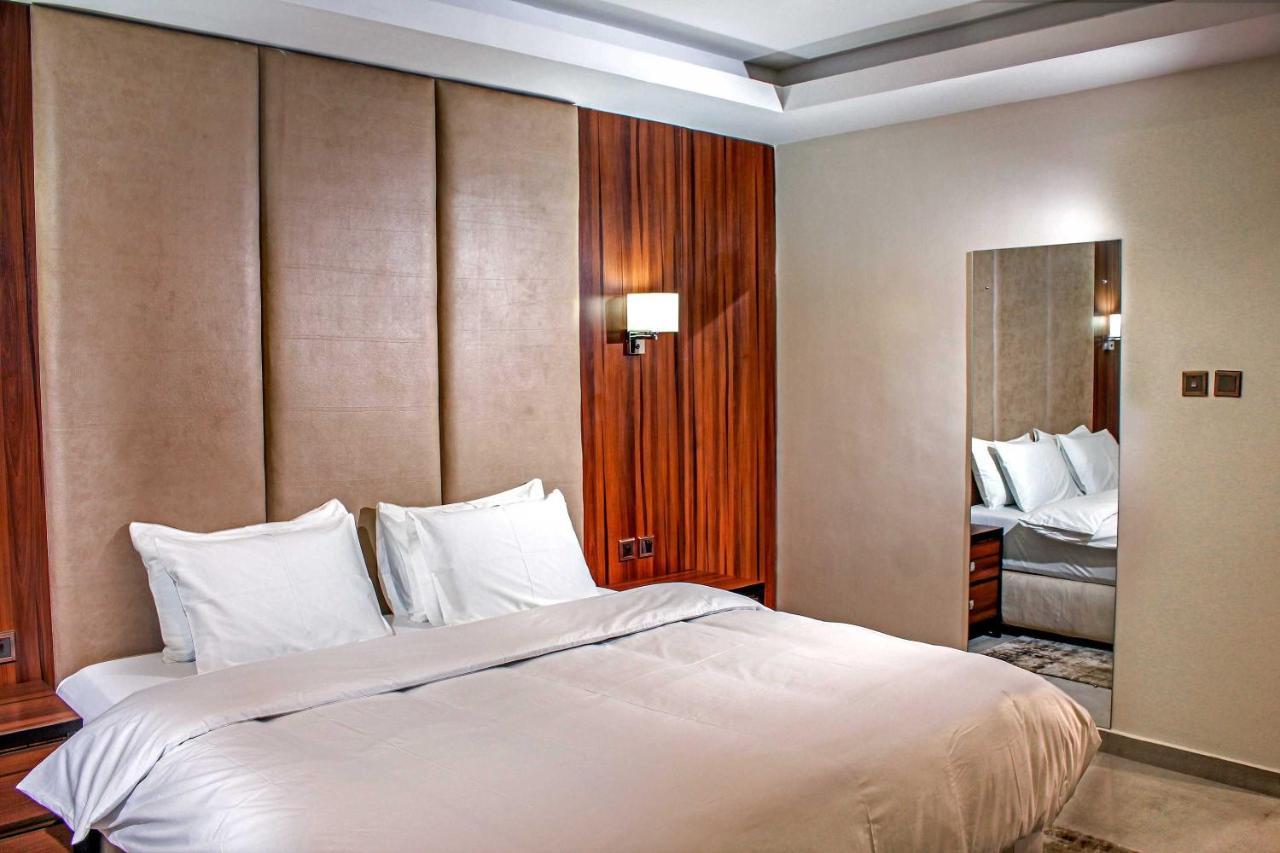 Joshesther Olive Hotel Ikeja Zewnętrze zdjęcie